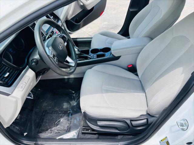 Photo of 2019 Quartz White Pearl Hyundai SONATA