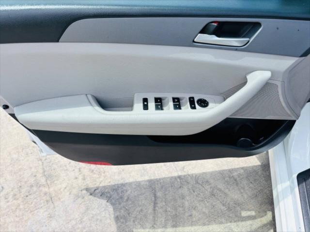 Photo of 2019 Quartz White Pearl Hyundai SONATA