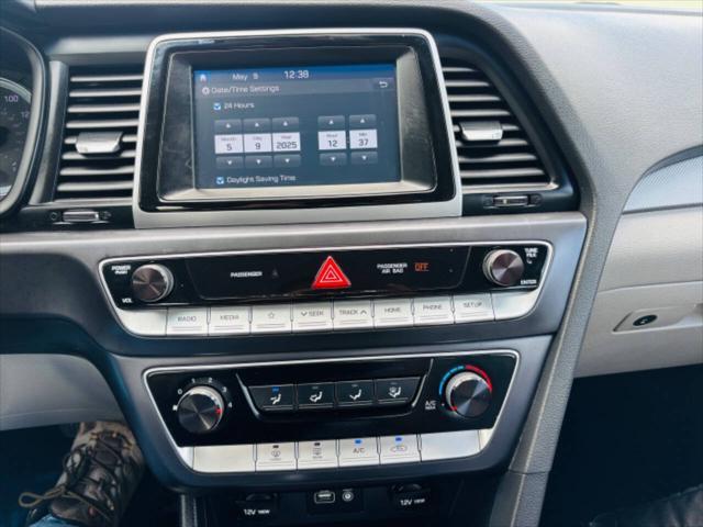 Photo of 2019 Quartz White Pearl Hyundai SONATA