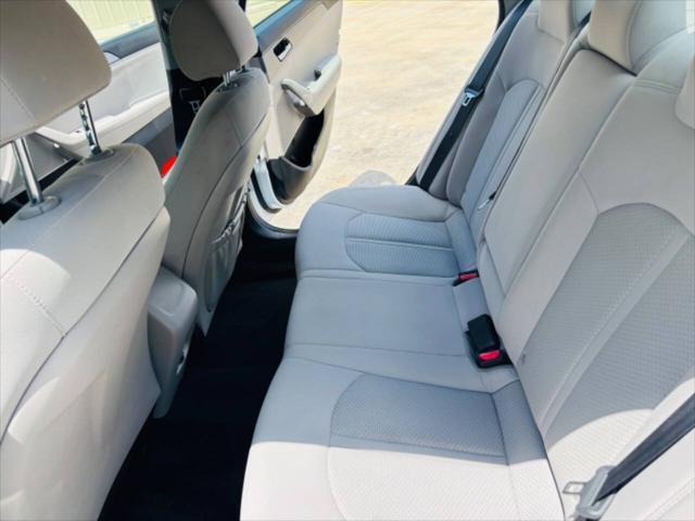 Photo of 2019 Quartz White Pearl Hyundai SONATA