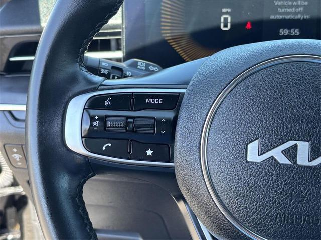 Photo of 2025 Aurora Black Pearl Kia K5