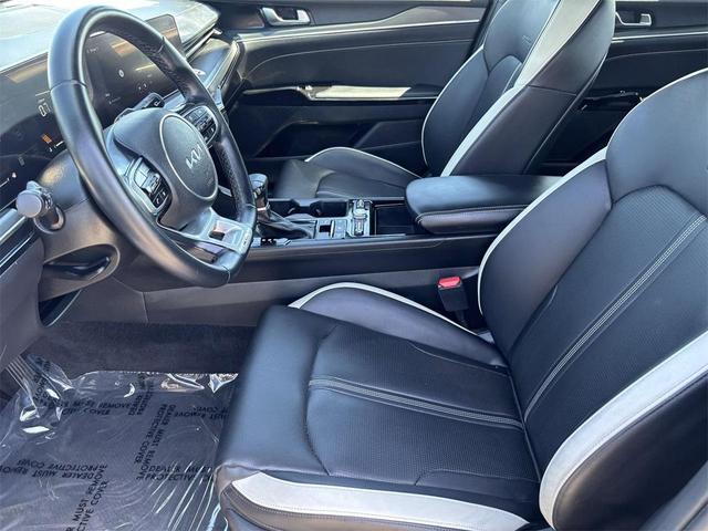Photo of 2025 Aurora Black Pearl Kia K5