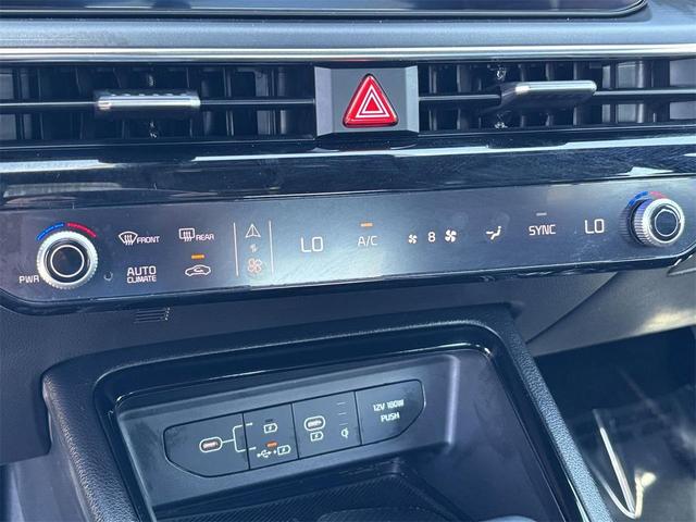 Photo of 2025 Aurora Black Pearl Kia K5