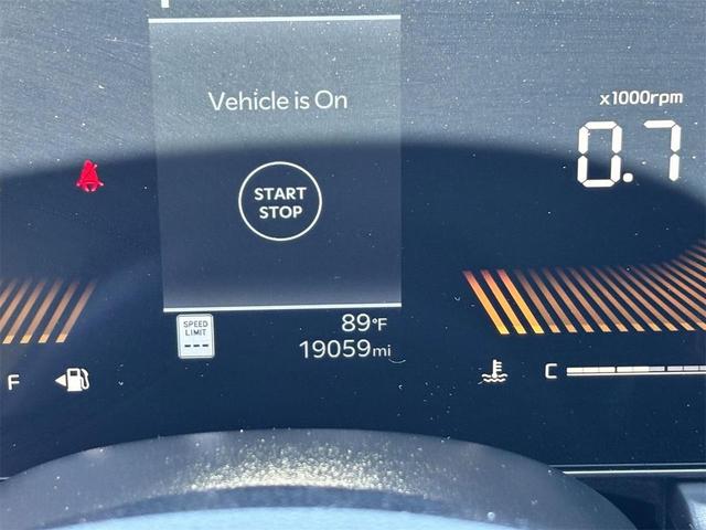 Photo of 2025 Aurora Black Pearl Kia K5