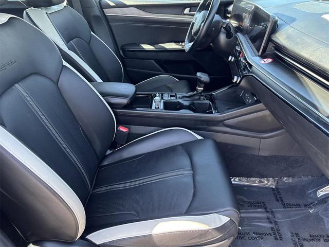Photo of 2025 Aurora Black Pearl Kia K5