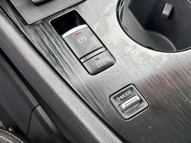 Photo of 2024 Super Black Nissan Rogue