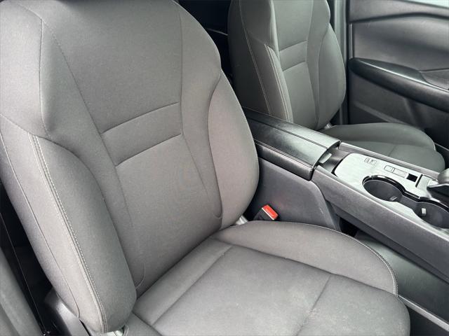 Photo of 2024 Super Black Nissan Rogue