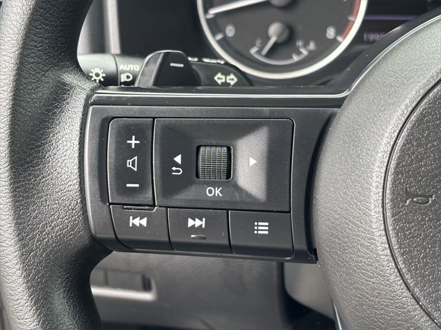 Photo of 2024 Super Black Nissan Rogue