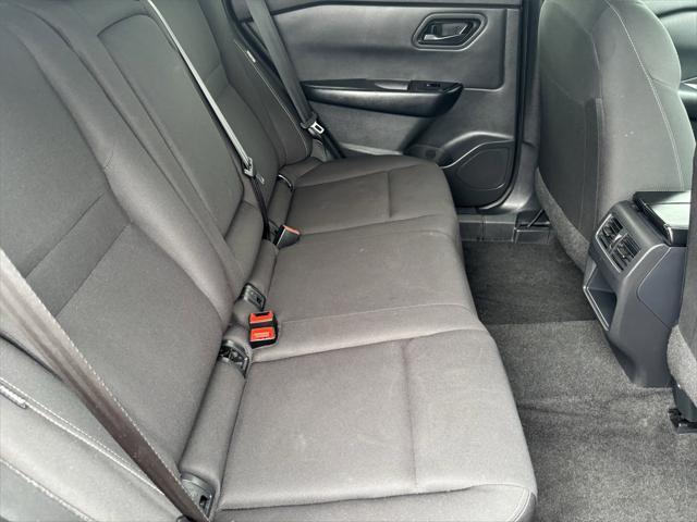 Photo of 2024 Super Black Nissan Rogue