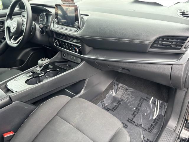 Photo of 2024 Super Black Nissan Rogue