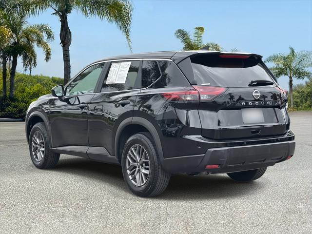 Photo of 2024 Super Black Nissan Rogue