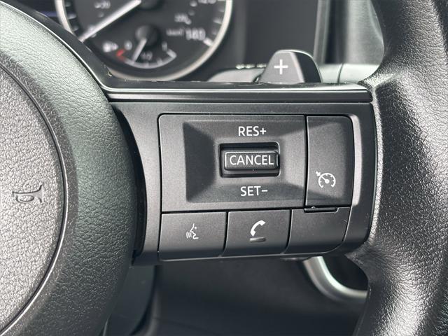 Photo of 2024 Super Black Nissan Rogue