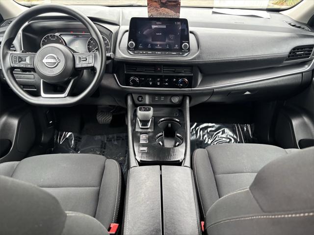 Photo of 2024 Super Black Nissan Rogue