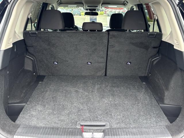 Photo of 2024 Super Black Nissan Rogue