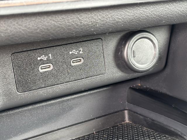 Photo of 2024 Super Black Nissan Rogue