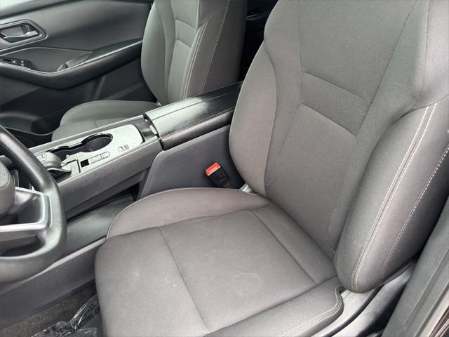 Photo of 2024 Super Black Nissan Rogue