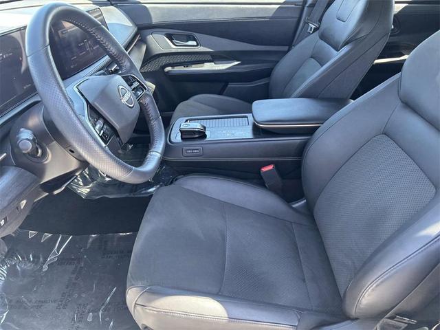 Photo of 2023 Everest White Pearl Tricoat Nissan ARIYA