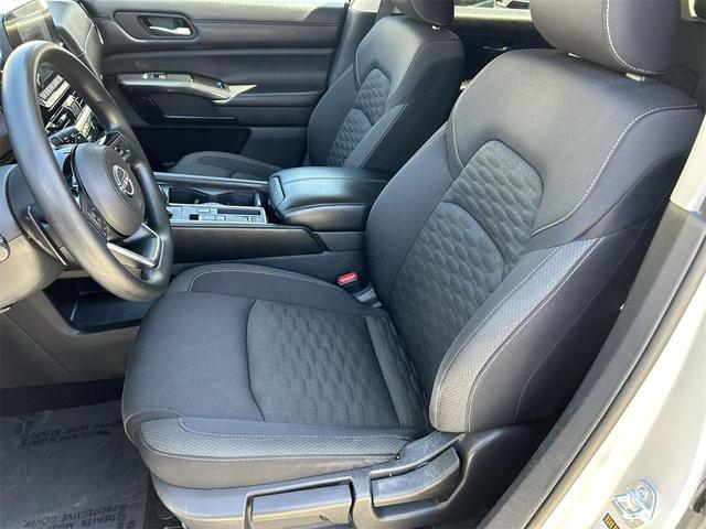 Photo of 2022 Brilliant Silver Metallic Nissan Pathfinder