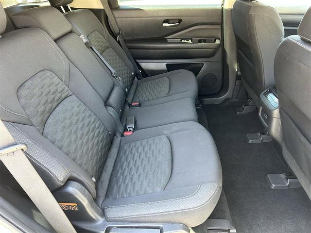 Photo of 2022 Brilliant Silver Metallic Nissan Pathfinder