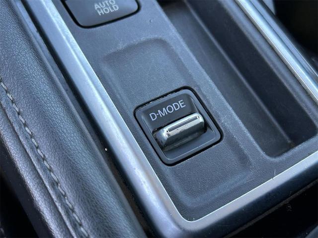 Photo of 2022 Brilliant Silver Metallic Nissan Pathfinder