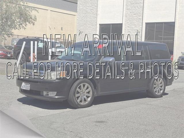 Photo of 2011 Tuxedo Black Metallic Ford Flex