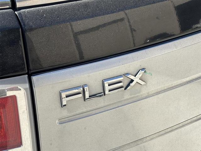 Photo of 2011 Tuxedo Black Metallic Ford Flex