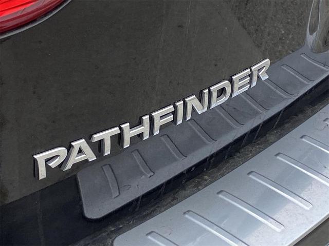 Photo of 2020 Magnetic Black Pearl Nissan Pathfinder