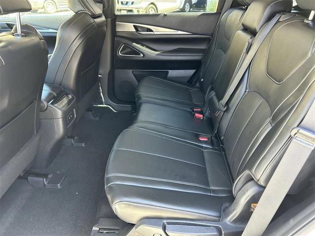 Photo of 2026 Radiant White INFINITI QX60