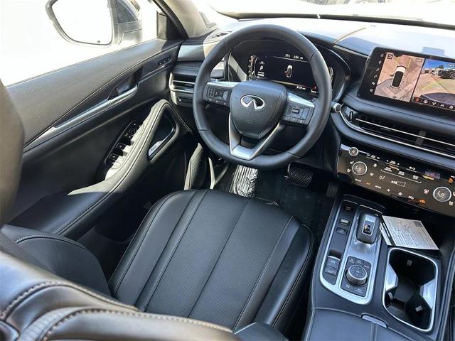 Photo of 2026 Radiant White INFINITI QX60