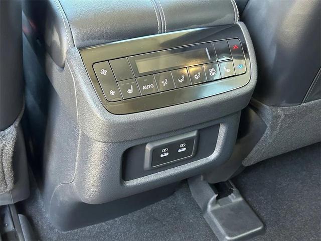 Photo of 2026 Radiant White INFINITI QX60
