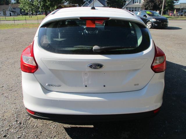 Photo of 2014 OXFORD WHITE Ford Focus