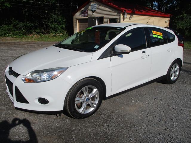 Photo of 2014 OXFORD WHITE Ford Focus