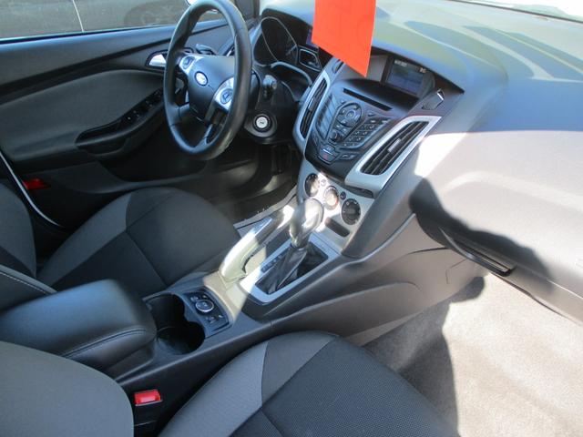 Photo of 2014 OXFORD WHITE Ford Focus