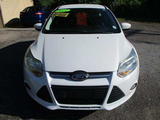Photo of 2014 OXFORD WHITE Ford Focus