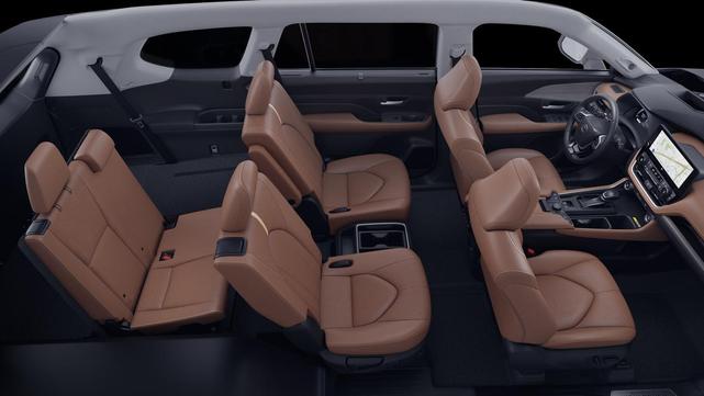 Photo of 2025 White Toyota Grand Highlander