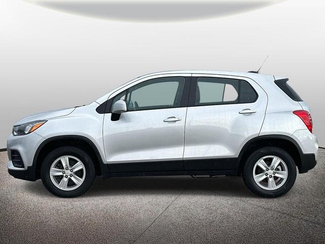Photo of 2018 Silver Ice Metallic Chevrolet Trax