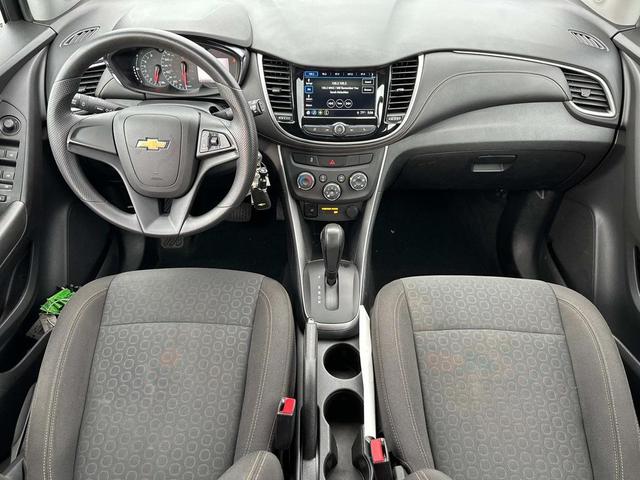 Photo of 2018 Silver Ice Metallic Chevrolet Trax