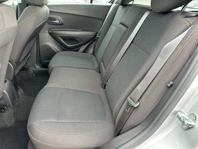 Photo of 2018 Silver Ice Metallic Chevrolet Trax