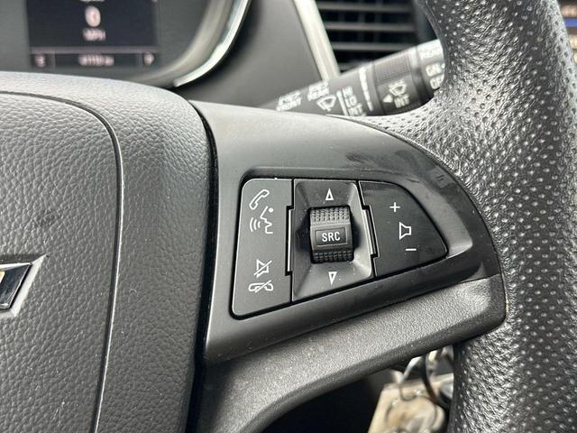 Photo of 2018 Silver Ice Metallic Chevrolet Trax