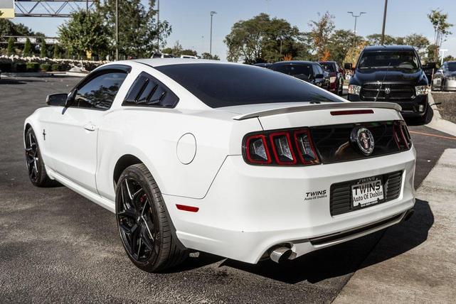 Photo of 2014 Black Ford Mustang