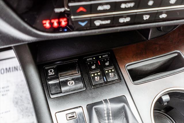 Photo of 2022 Eminent White Pearl Lexus RX 350