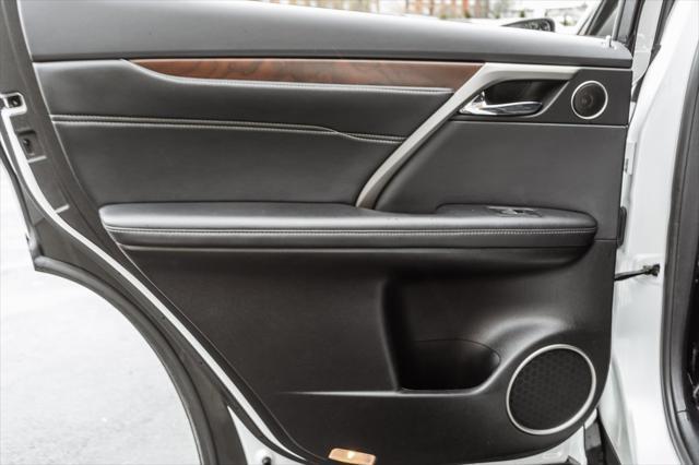 Photo of 2022 Eminent White Pearl Lexus RX 350