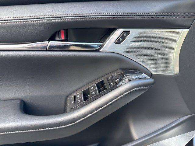 Photo of 2025 Machine Gray Metallic Mazda Mazda3