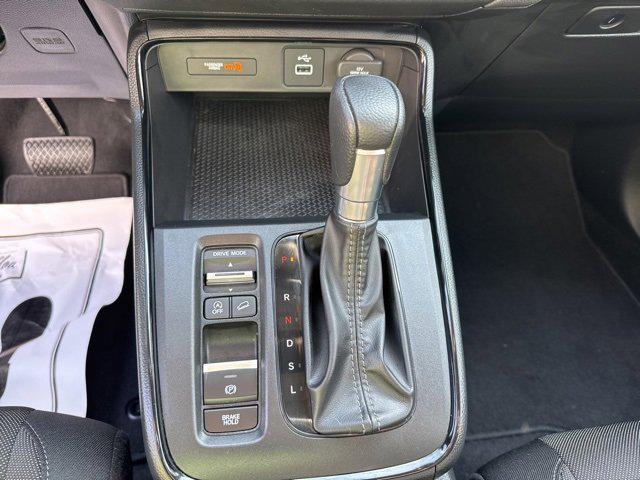Photo of 2024 Urban Gray Pearl Honda CR-V