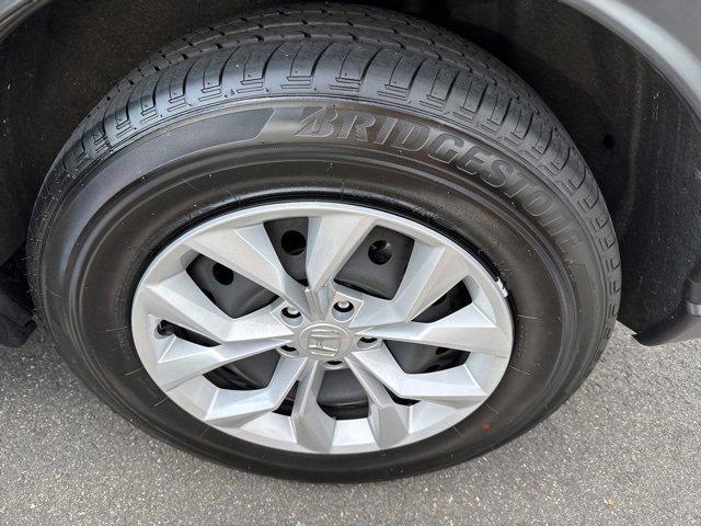 Photo of 2024 Urban Gray Pearl Honda CR-V