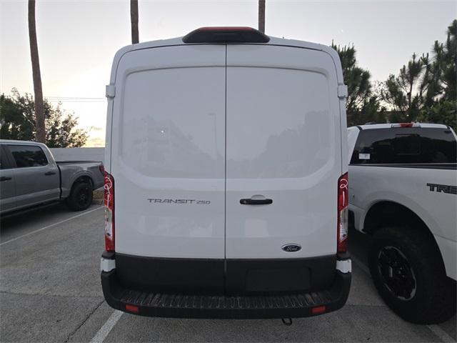 Photo of 2025 Oxford White Ford Transit-250