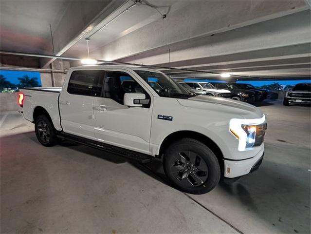 Photo of 2025 Oxford White Ford F-150 Lightning