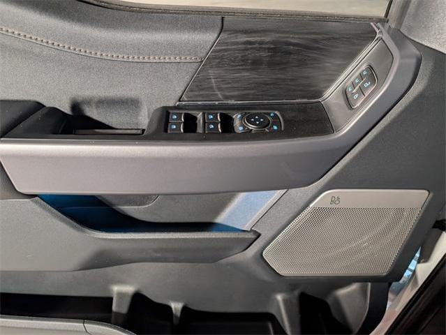 Photo of 2025 Oxford White Ford F-150 Lightning