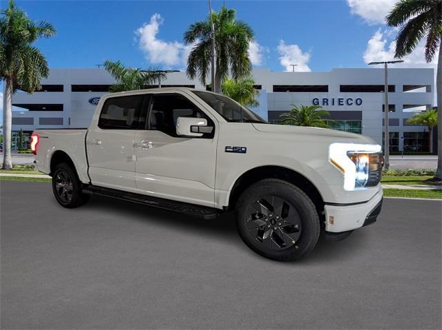 Photo of 2025 Oxford White Ford F-150 Lightning
