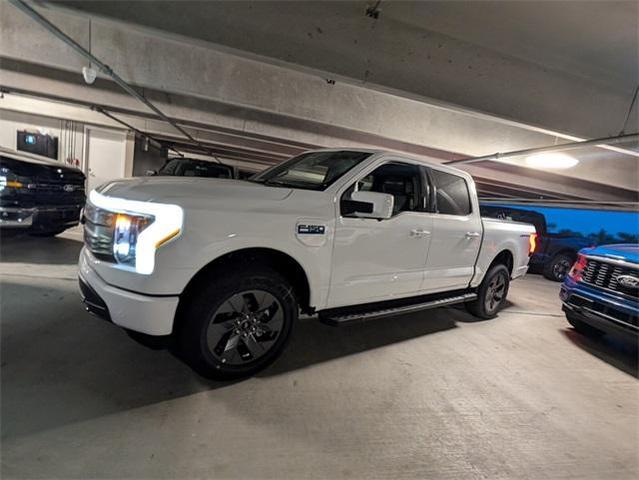 Photo of 2025 Oxford White Ford F-150 Lightning
